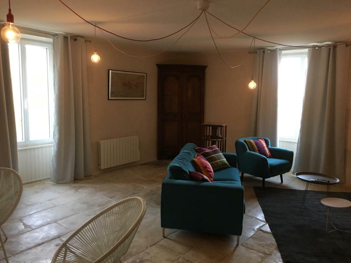 Gites Les Demeures De Valette Azay-le-Brule Εξωτερικό φωτογραφία